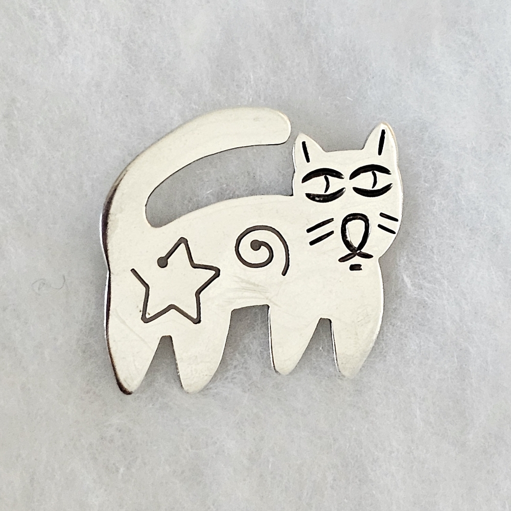 Silpada Very Rare Sterling Silver Cat Brooch Pin w/Swirl Star Design HI298